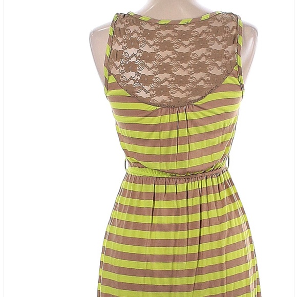 NWOT- Yellow and Tan Strip Ruched Detail Scoop Neckline Dress in Size L - Picture 4 of 6